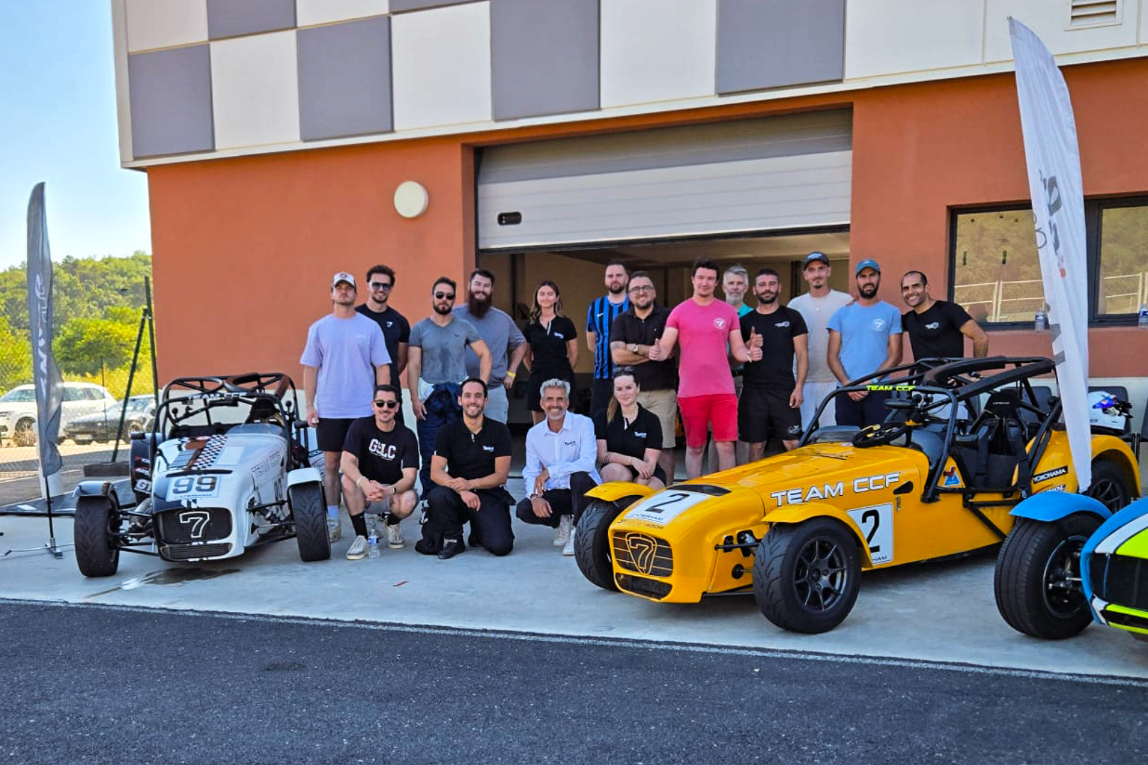 TWIICE AUTO — vue 3